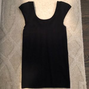 BCBG capped sleeve top